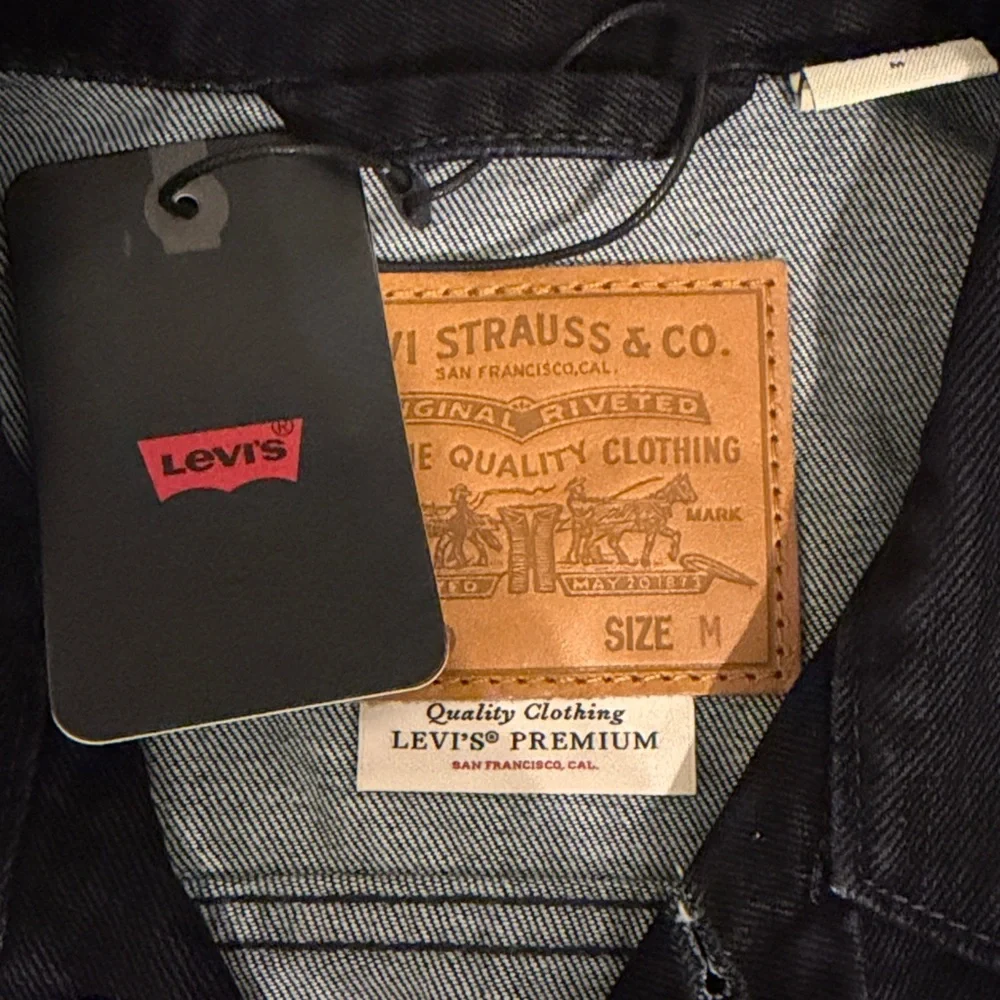 Levi's® Premium RELAXED FIT TRUCKER JACKET Velvet denim Edition